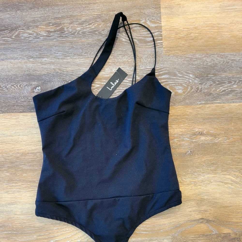 Black asymmetrical one shoulder body suit